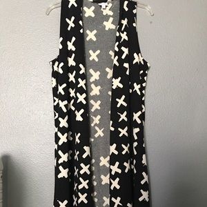 XL LulaRoe Joy Duster Vest Black and White
